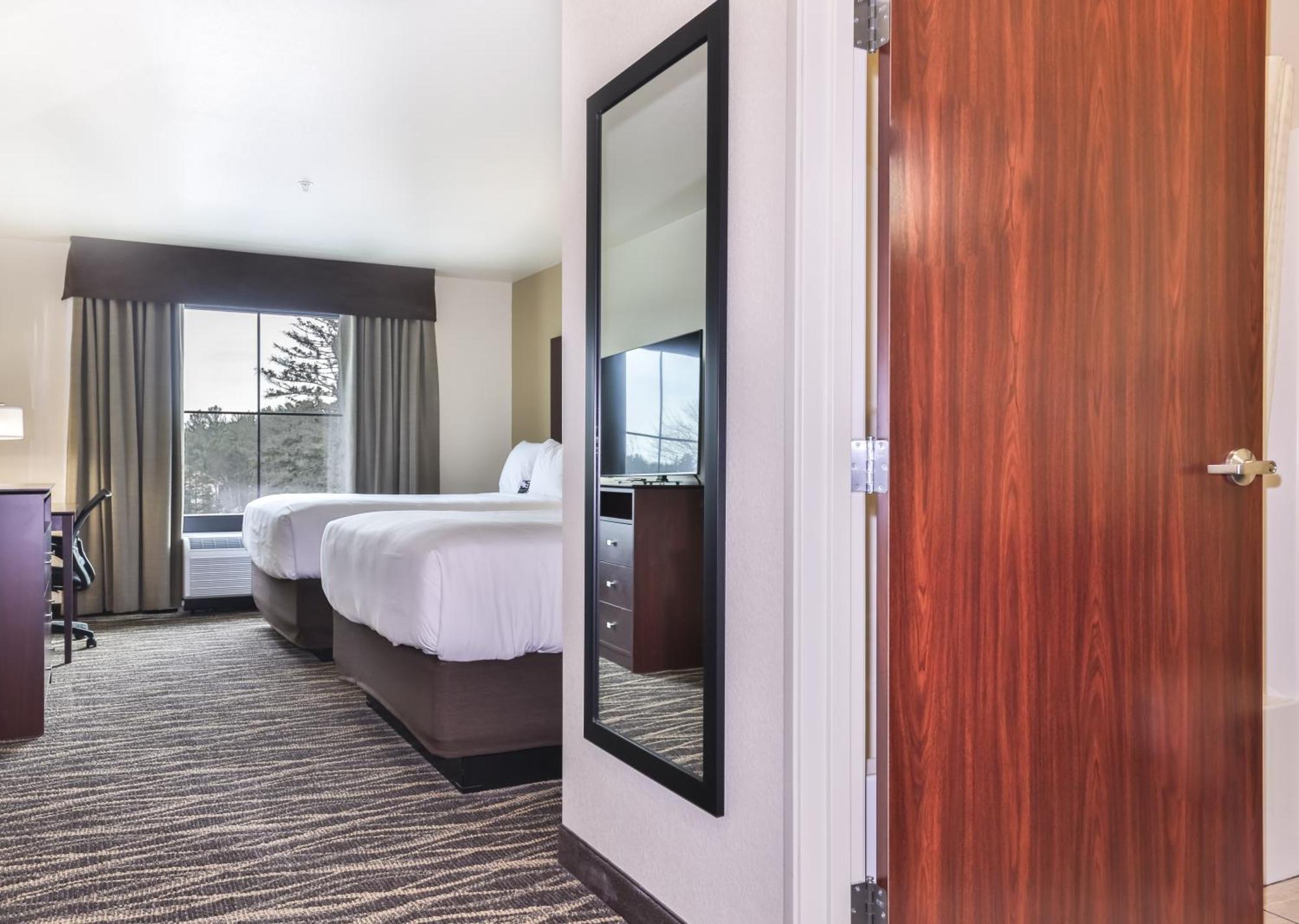 Cobblestone Hotel & Suites - Rhinelander Εξωτερικό φωτογραφία