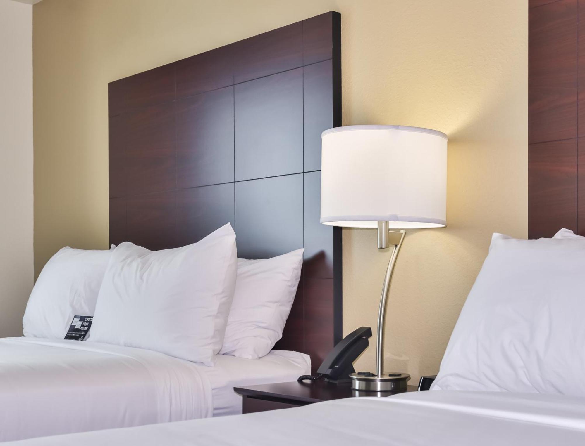 Cobblestone Hotel & Suites - Rhinelander Εξωτερικό φωτογραφία