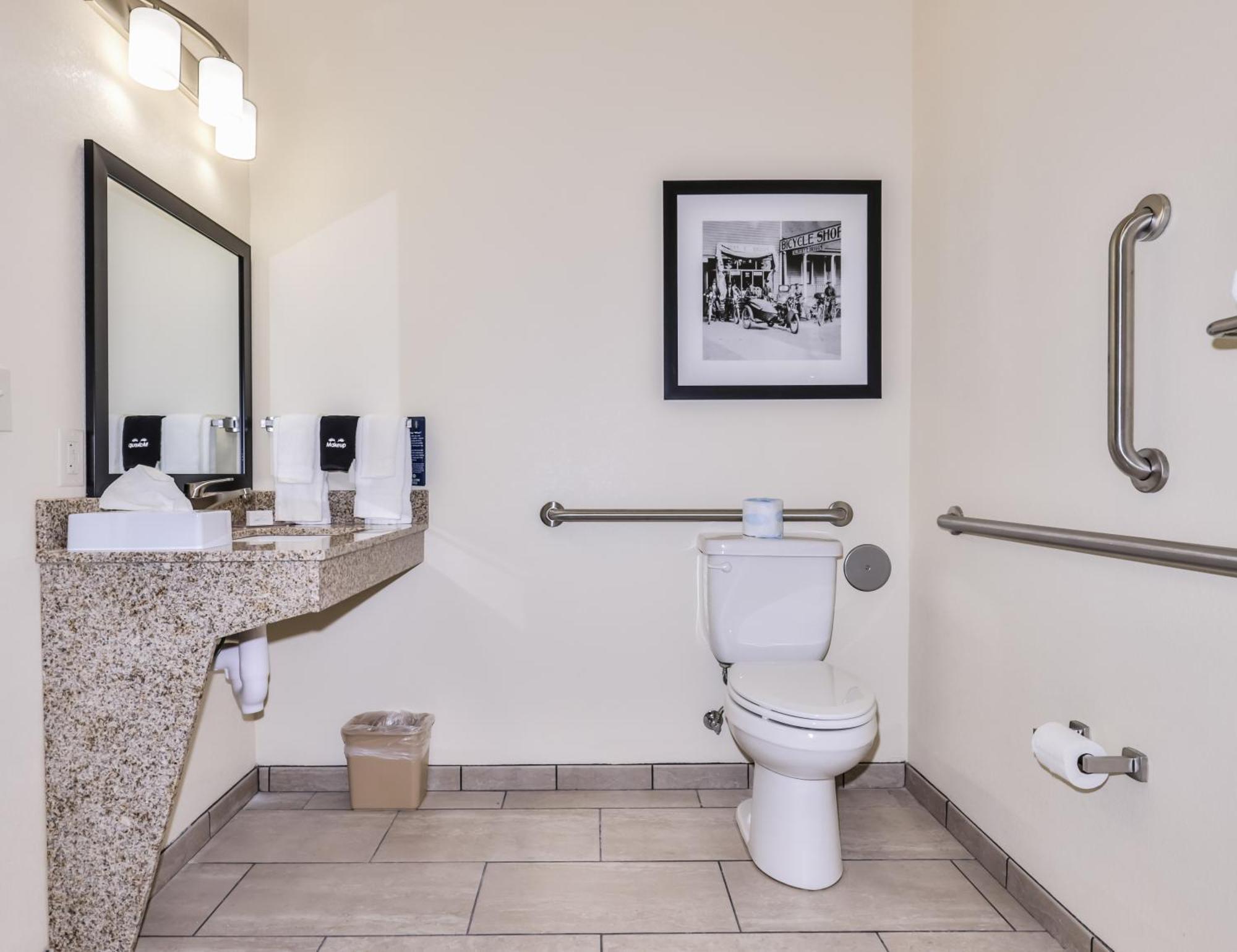 Cobblestone Hotel & Suites - Rhinelander Εξωτερικό φωτογραφία