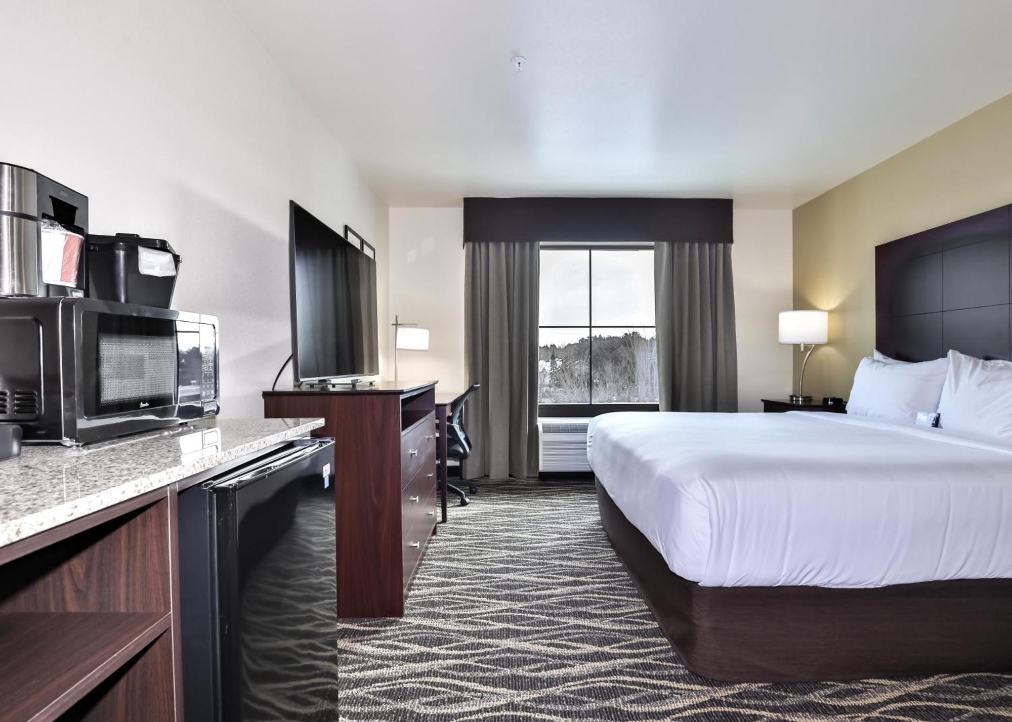 Cobblestone Hotel & Suites - Rhinelander Εξωτερικό φωτογραφία