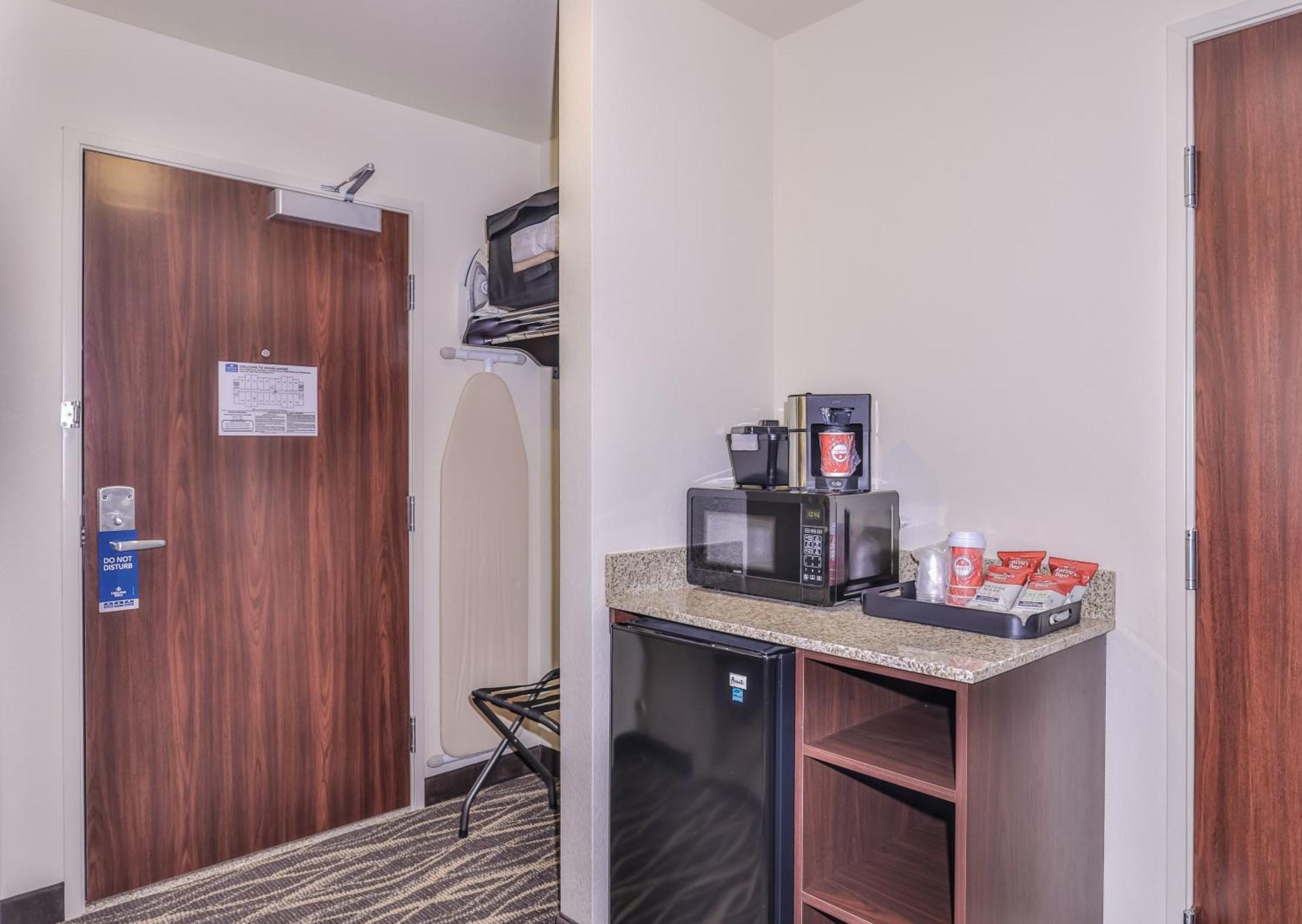 Cobblestone Hotel & Suites - Rhinelander Εξωτερικό φωτογραφία