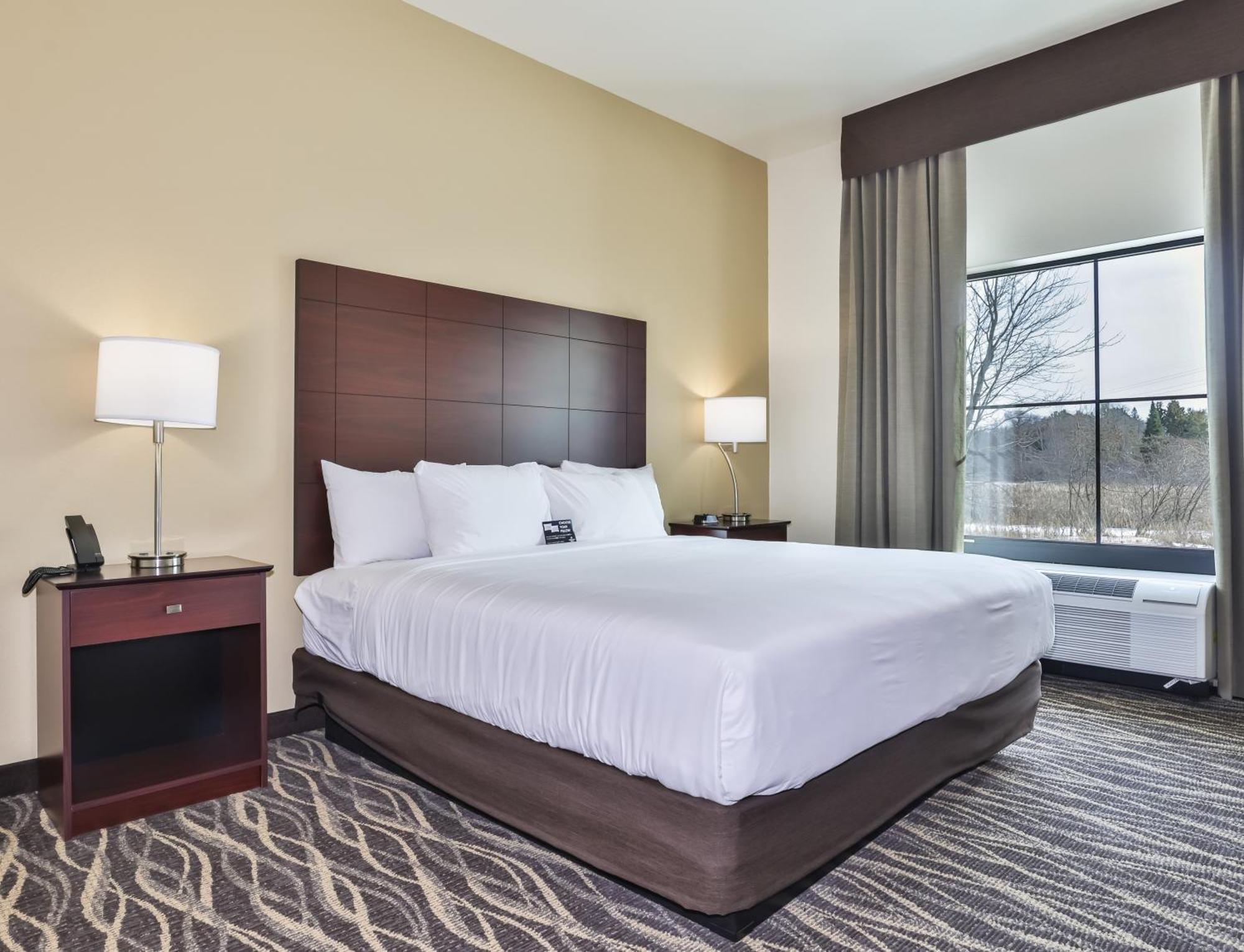 Cobblestone Hotel & Suites - Rhinelander Εξωτερικό φωτογραφία