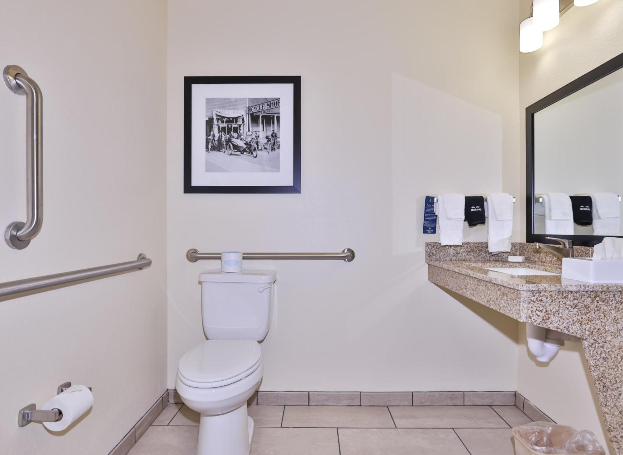 Cobblestone Hotel & Suites - Rhinelander Εξωτερικό φωτογραφία
