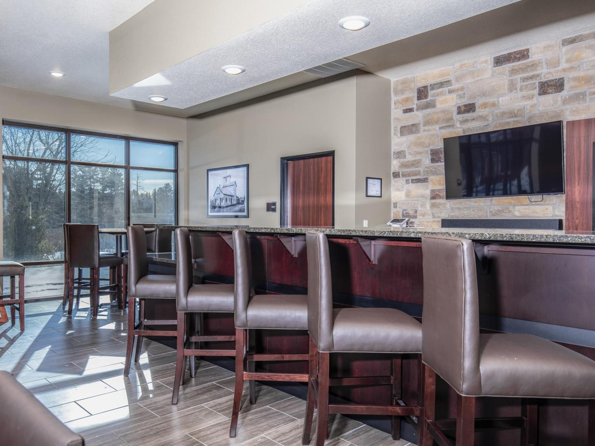 Cobblestone Hotel & Suites - Rhinelander Εξωτερικό φωτογραφία