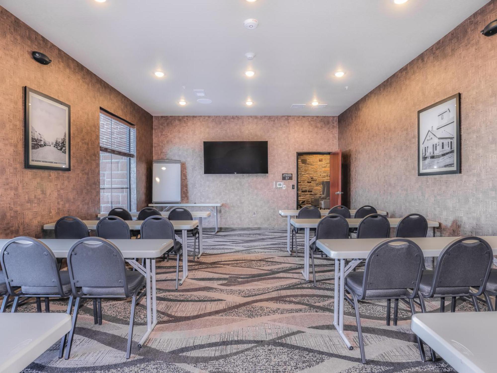 Cobblestone Hotel & Suites - Rhinelander Εξωτερικό φωτογραφία