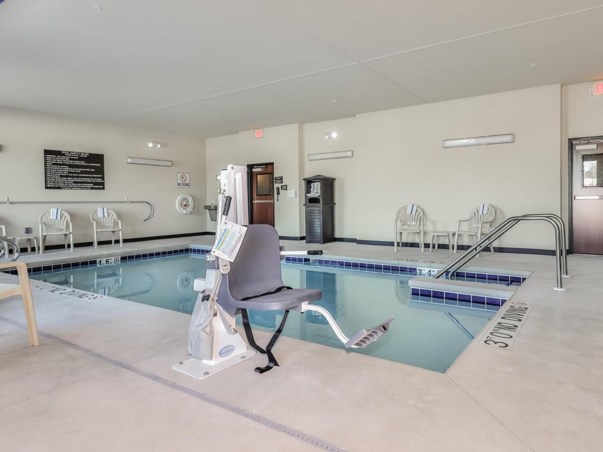 Cobblestone Hotel & Suites - Rhinelander Εξωτερικό φωτογραφία