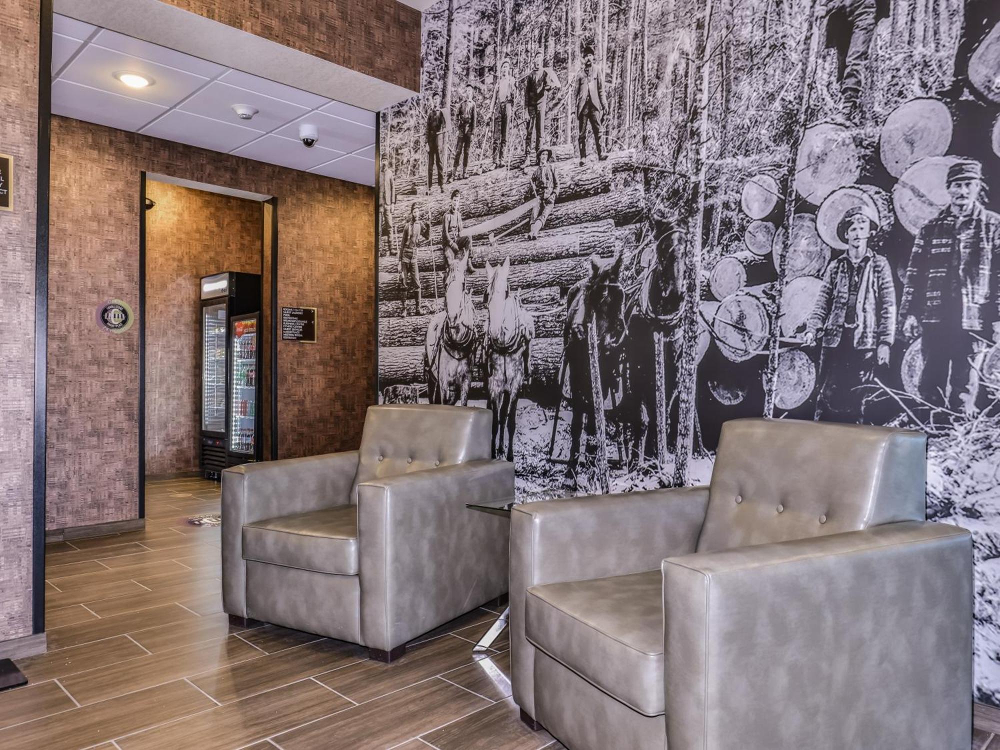 Cobblestone Hotel & Suites - Rhinelander Εξωτερικό φωτογραφία